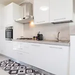 Lovely And Quiet - Апартаменты *
